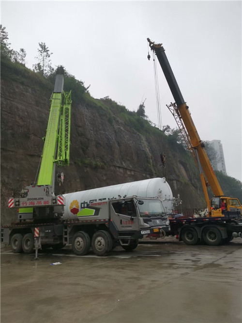 双辽市“不怕风雨冻”—— 吊车的 “恶劣环境适应” 技术