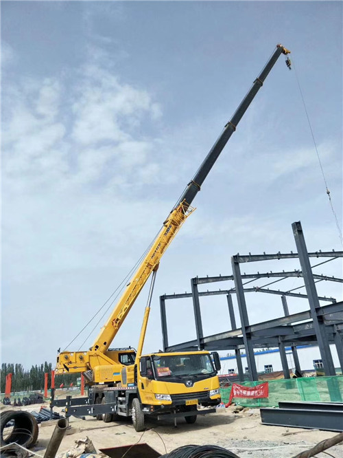 双辽市超高层建筑钢结构吊装案例